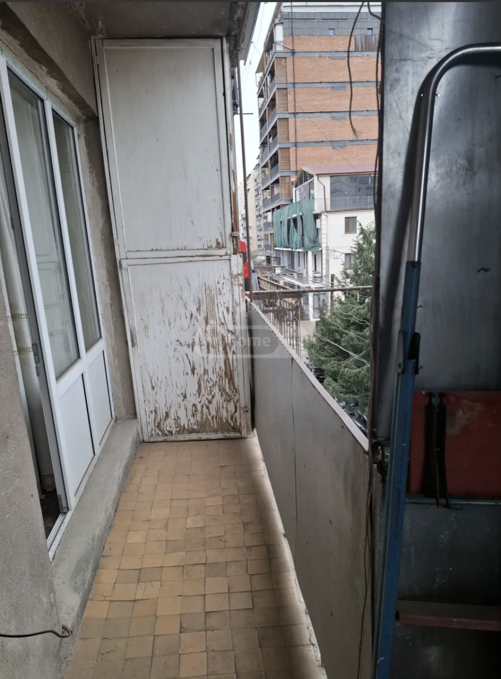 იყიდება 1 ოთახიანი ბინა საბურთალოზე